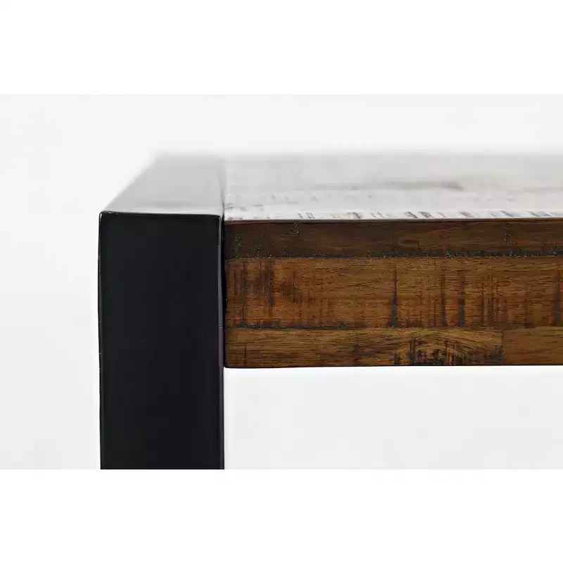 Bout de canapé moderne industriel en acacia vieilli avec étagère de rangement