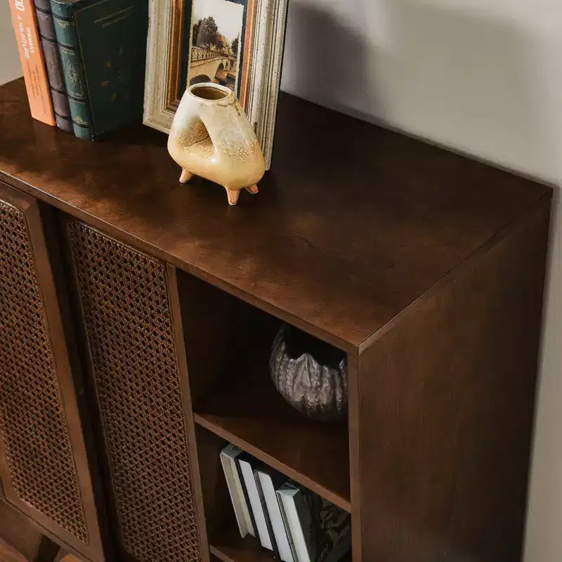 Buffet en rotin Mid-Century Modern avec étagères réglables - Bois foncé
