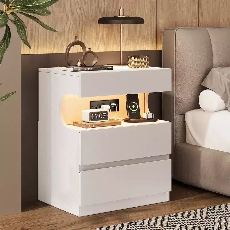 Table de chevet moderne avec LED contrôlée par application, 3 tiroirs et station de charge - Blanc