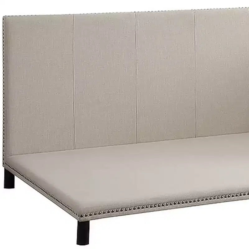 Lit de repos entièrement capitonné – Lin beige, garniture cloutée